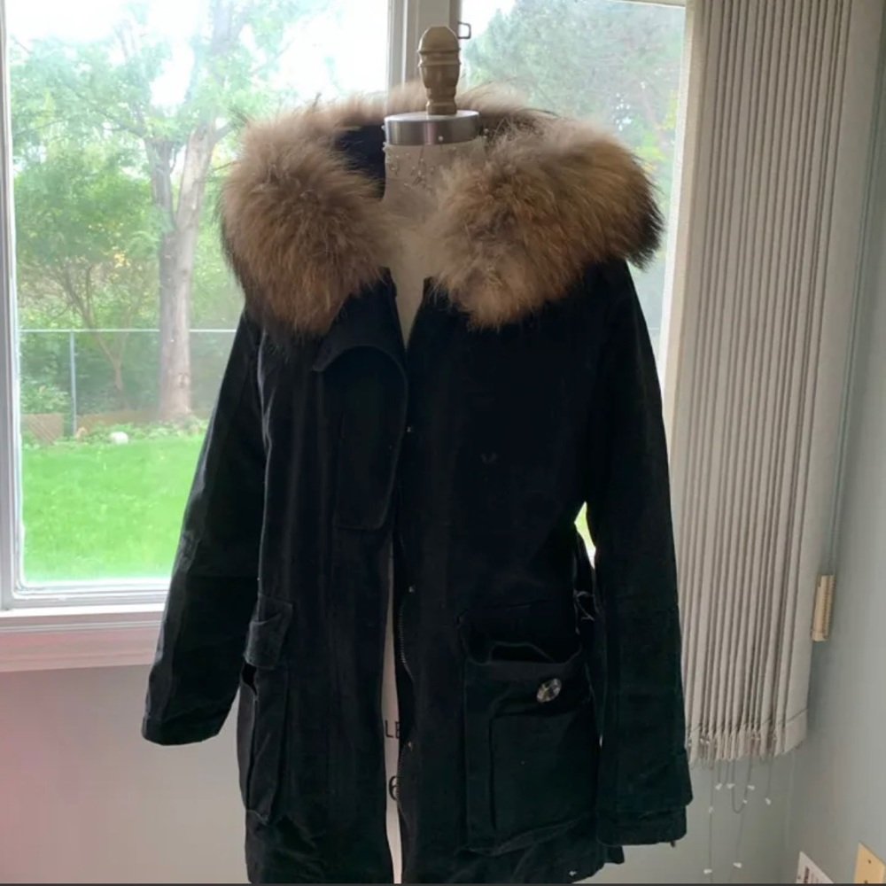 Coat with real fur trim